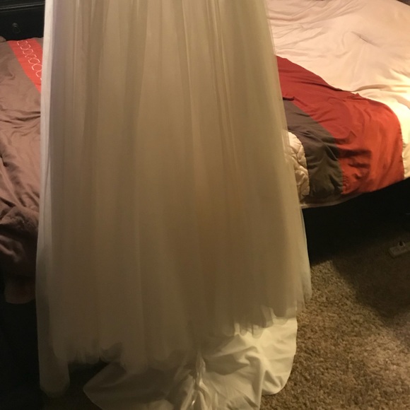 David’s Bridal Wedding Dress. - Picture 1 of 8